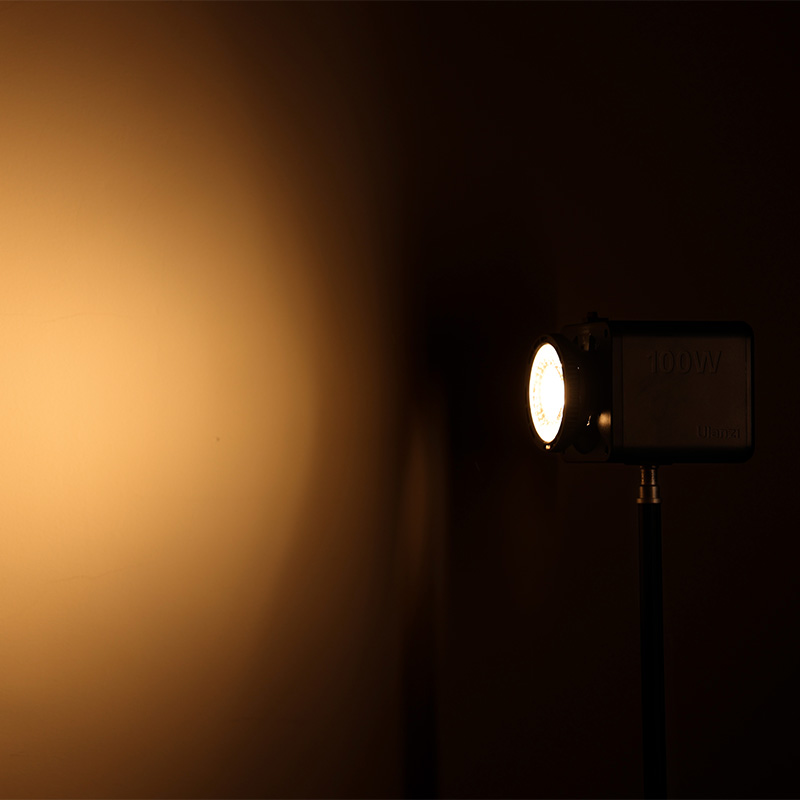 عدسة تكثيف الضوء Ulanzi C085 ل - مراجعة Iris Photography Led Lighting Pack وسعره