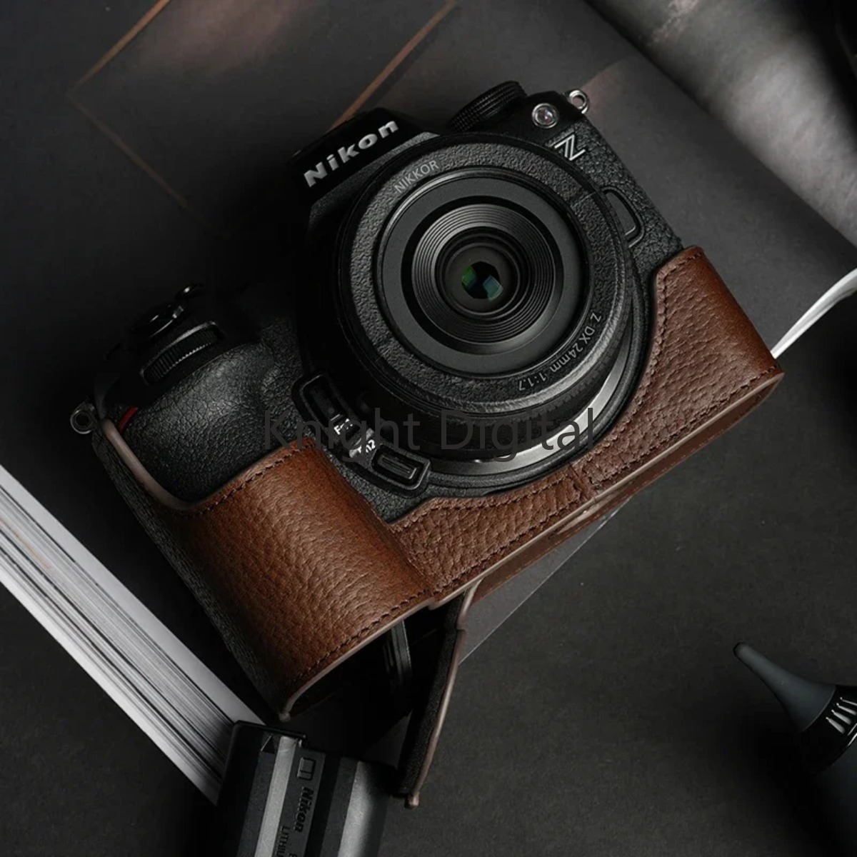 حقيبة نصف حافظة من الجلد الطبي - مراجعة Nikon Camera Z6 Iii وسعره
